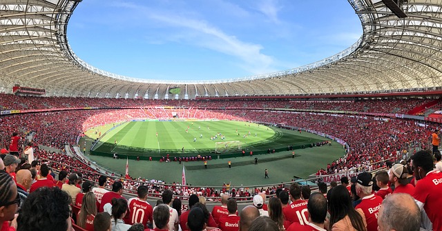 转会窗盘点：近十年本菲卡收入7.14亿，曼联投入12.18亿.